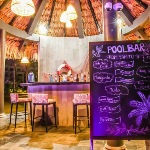 Pool Bar
