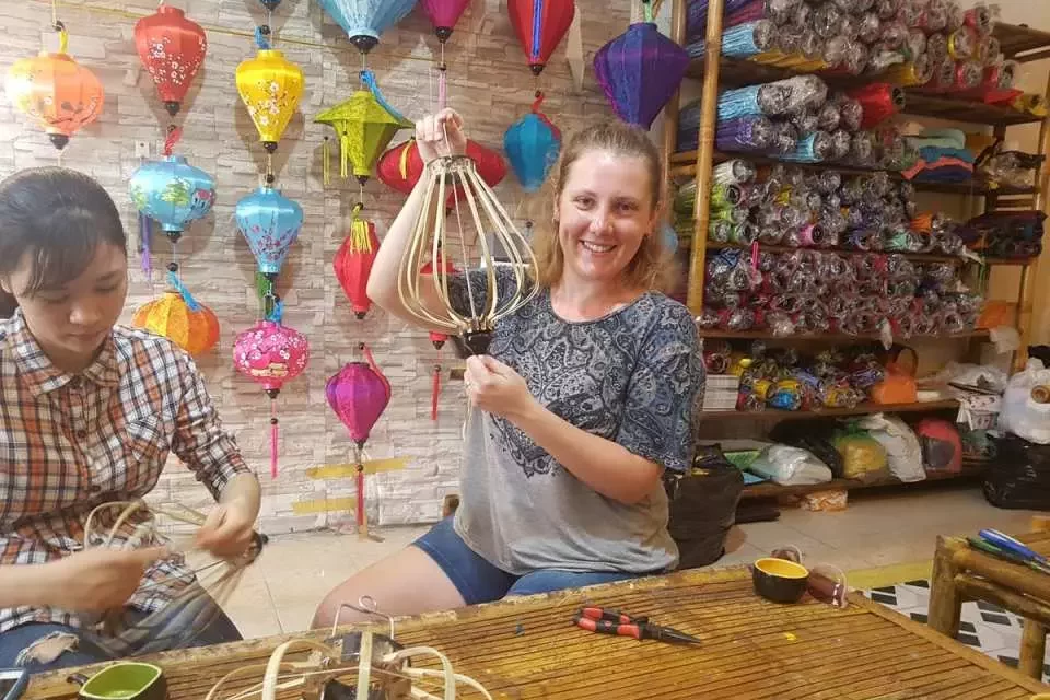 Tour làm lồng đèn