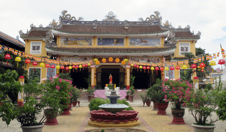 파프 바오 사원: 평화와 전통을 발견하다