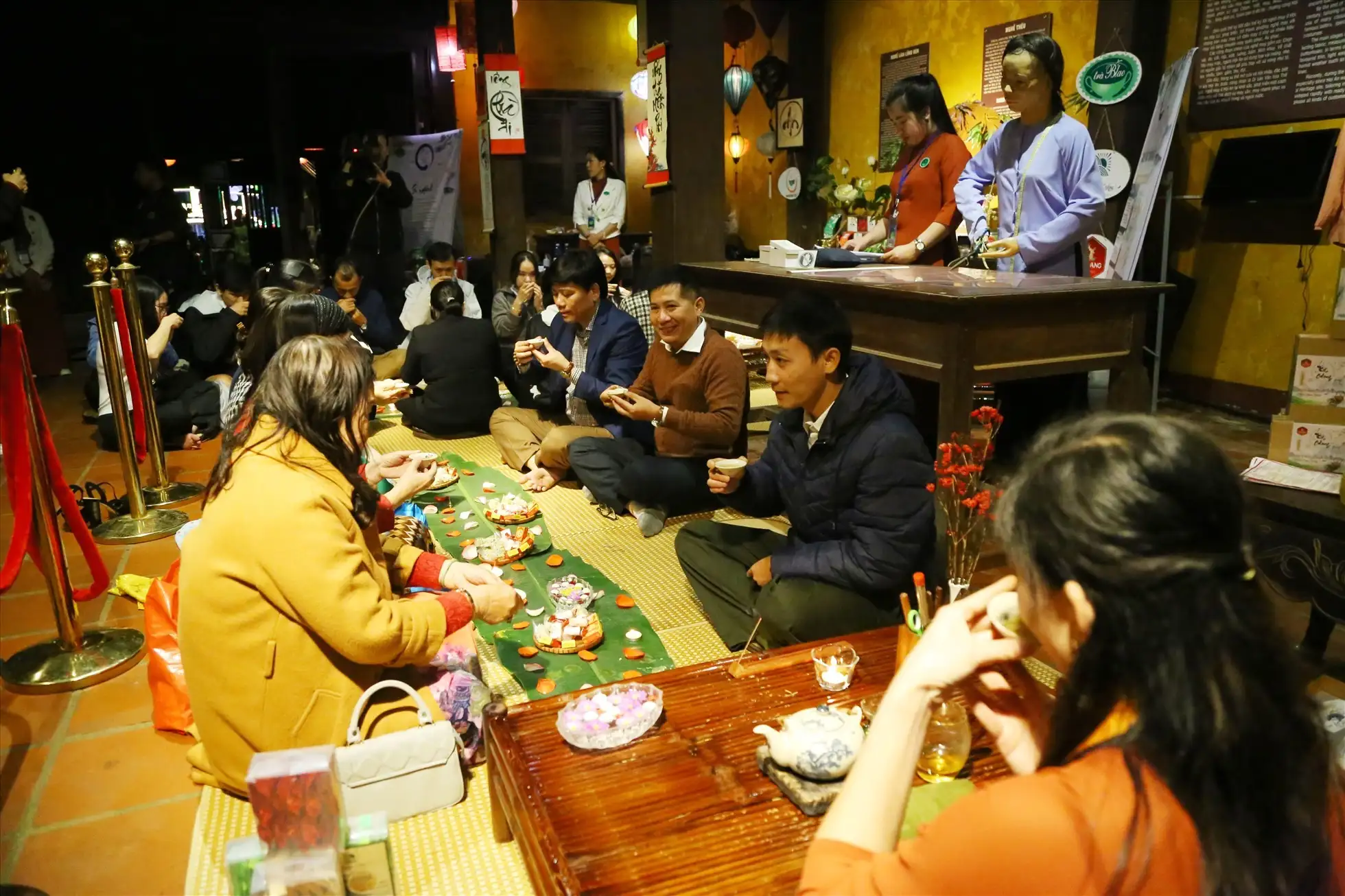 특별한 차와 커피를 즐겨보세요 (출처: Lao Dong News) 