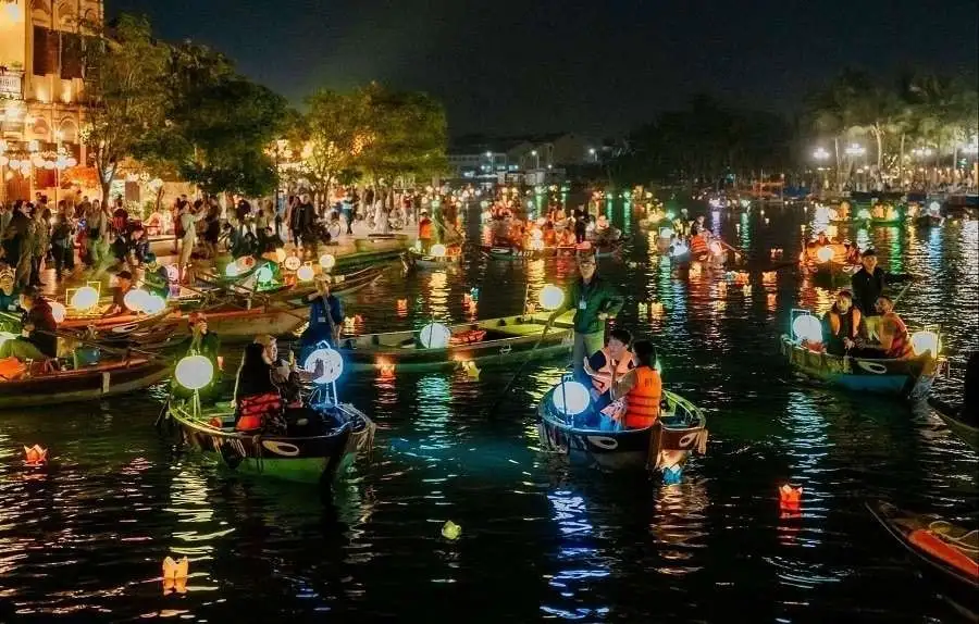 올바른 보트 유형 선택 (출처: Phong Nha Locals)